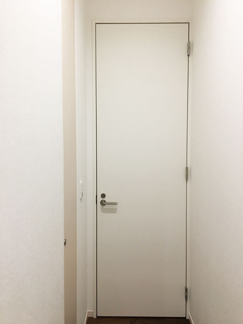 標準より幅が狭いトイレのドア